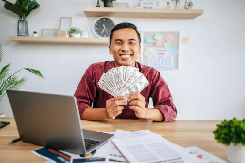Até que dia deve ser pago o salário?