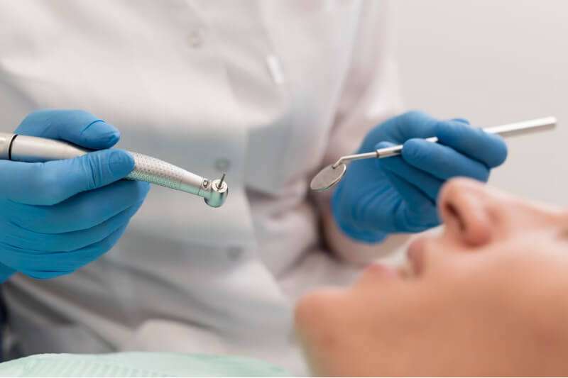 Empresa é obrigada a aceitar atestado de dentista?