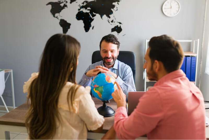 Funcionário, que falta muito, perde o direito às férias?