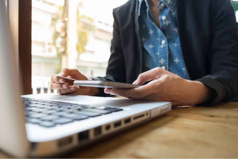 O  banco pode utilizar dinheiro da conta para pagar dívida sem autorização?