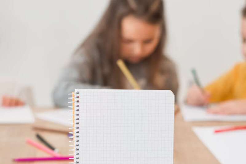 Pais/mães tem direito a obter informações escolares de seus filhos