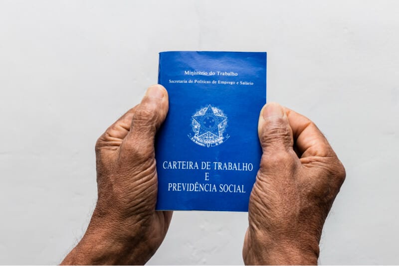 Anotar reclamações trabalhistas na carteira de trabalho é ilegal?