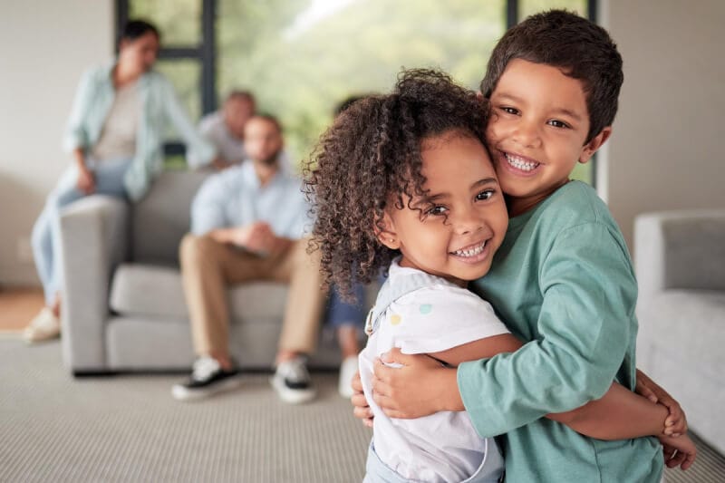 Filho adotivo tem os mesmos direitos do biológico?