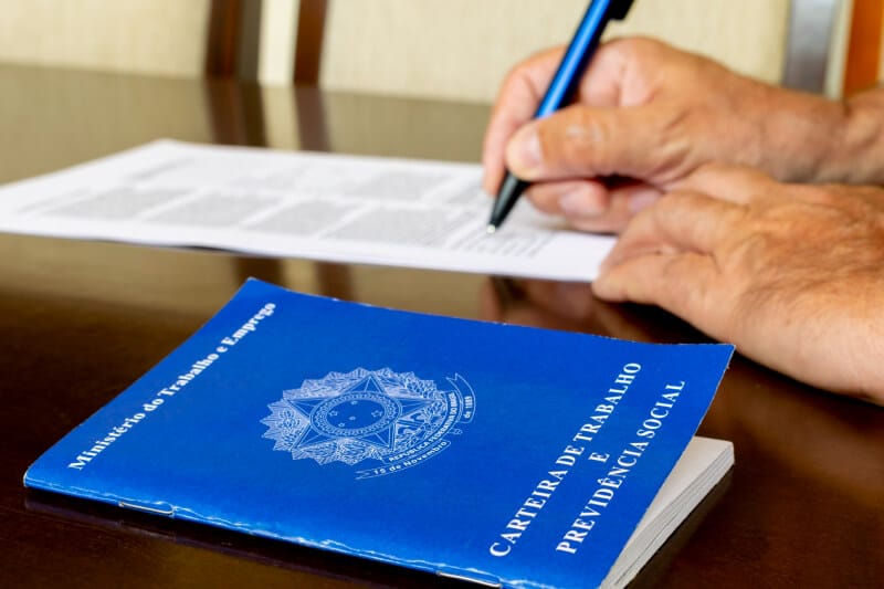 O trabalhador pode ter 2 empregos com carteira assinada?